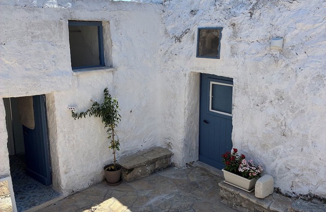 A unique experience. Salento pajara with a sea view over the bay of Gallipoli