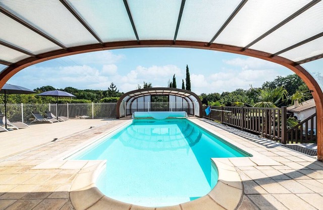 Holiday Home 'Hyacinthe' with Shared Pool, Wi-Fi and Air Conditioning
