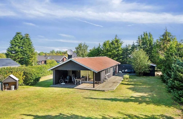 Charming holiday home in Marielyst