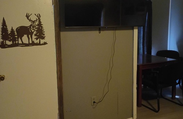 Cute cabin just outside of town