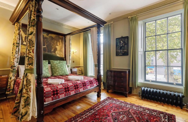 Luxury 1820s Georgian Home · 5-Min Walk to Station