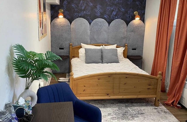 Private bedroom in Chambly | Waterfront | 30 minutes from Montreal