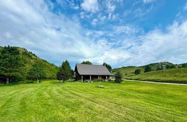 Sandhills retreat minutes from downtown Valentine