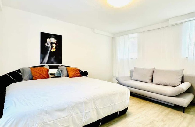 Comfortable 2-BR Apt. Stay for 7 Guests – Value