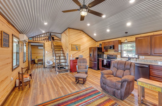 ~ 1 Mi to Lake Greeson & Ramp: 'Lazy Bear Cabin'