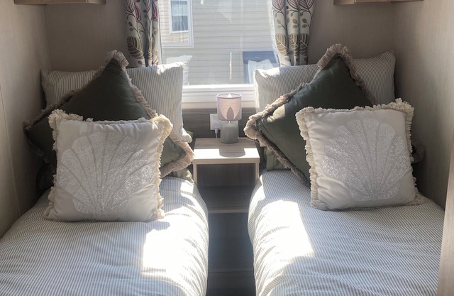 Cosy caravan by the sea—your perfect escape on Cornwall’s north coast.