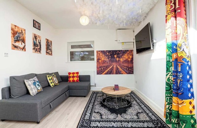 Spacious 1-BR Flat in Watford |Warner Bros. Studio
