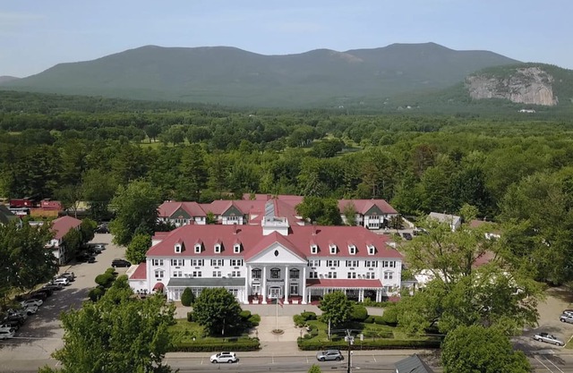 Eastern Slope Inn Studio Unit Sunday Check-In