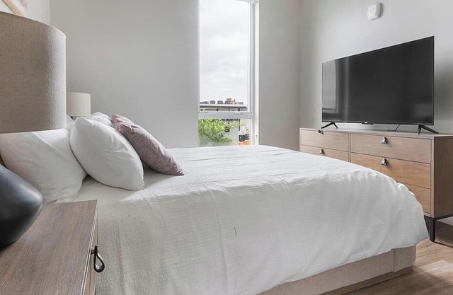 Landing at Expo at Forest Park - 1 Bedroom in Skinker De Baliviere