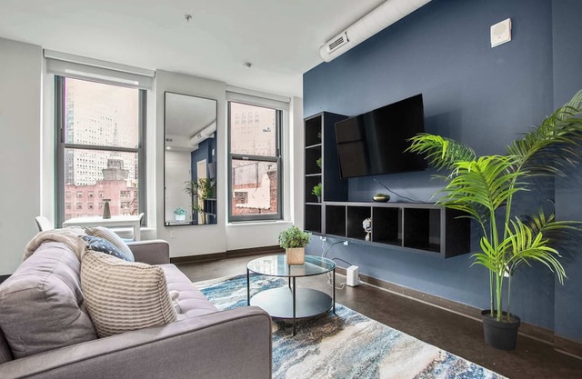 CozySuites Stunning 1BR in Downtown Pitts #28