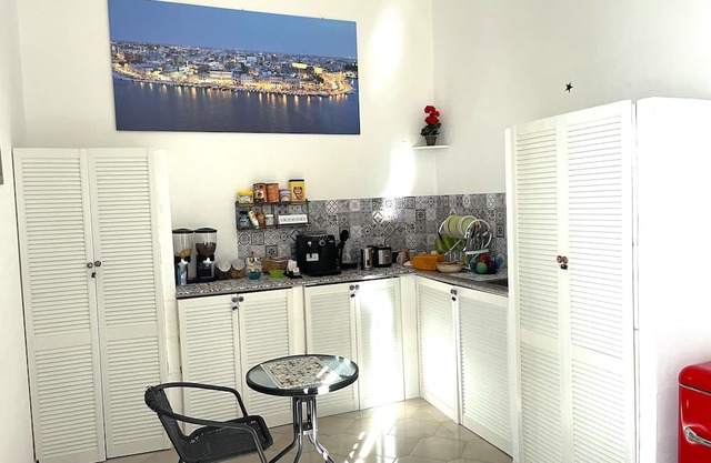 At 100 meters from the brindisi train station cheap and cozy