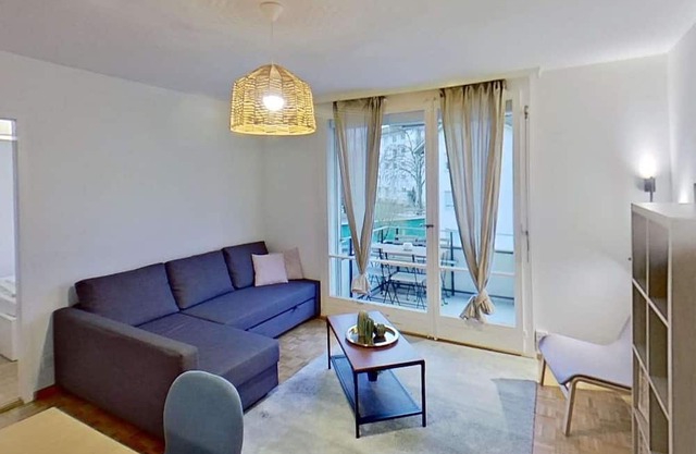 Practical 2-Bed Apartment Near Seebach