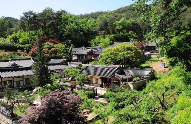 3-bedroom apartment in Andong, family-friendly, 10min from the stations.