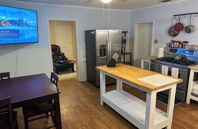 Haven house in delightful Bay City with WiFi