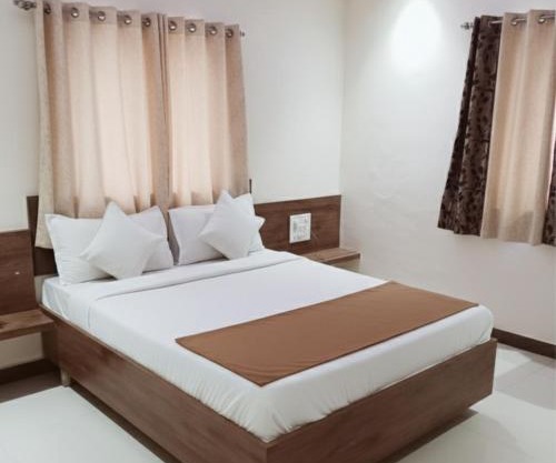 Hotel Radhika