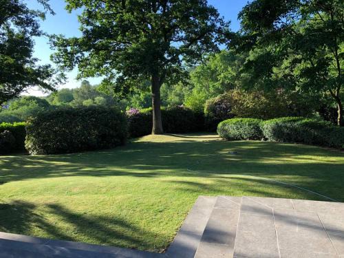 Charming flat in a peaceful green setting