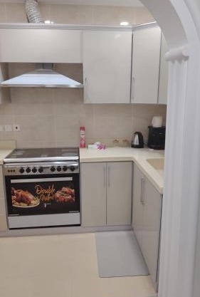 شقه غرفه وصاله قريبه من كليه ينبع الصناعيه