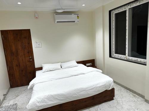 HOTEL RAMADA-COMPLEX
