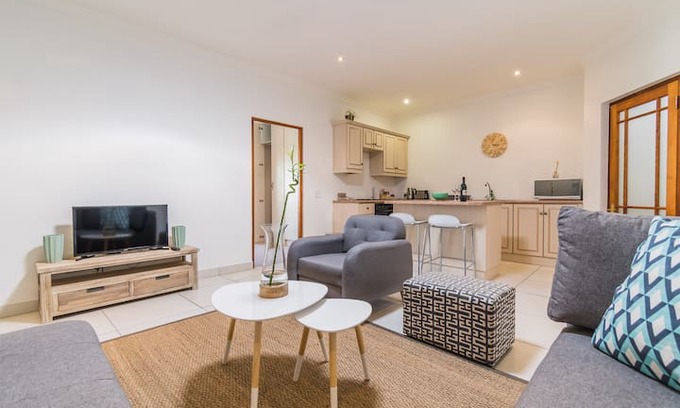 Franschhoek Apartment | ~Village Artisan Apartment~