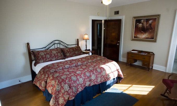 Shelbyville Bed & Breakfast | Cinnamon Ridge Bed & Breakfast-The Horse Room