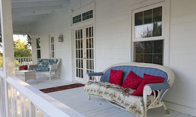 Fayetteville House | Round Top , Tx, Shelby Historic Inns, Ranch House