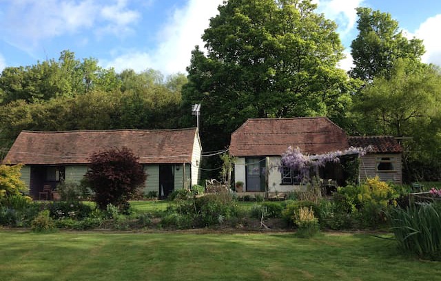 Frant Cabin | Charming Deer Cottage Tunbridge Wells