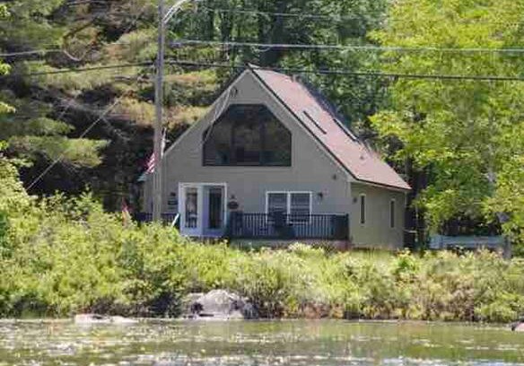 Roxbury House | Comfortable Camp Across From Roxbury Pond!