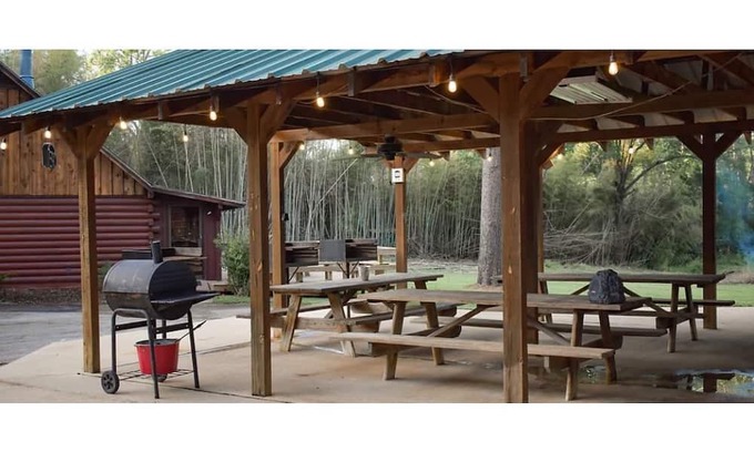 Uncertain Cabin | Room #18