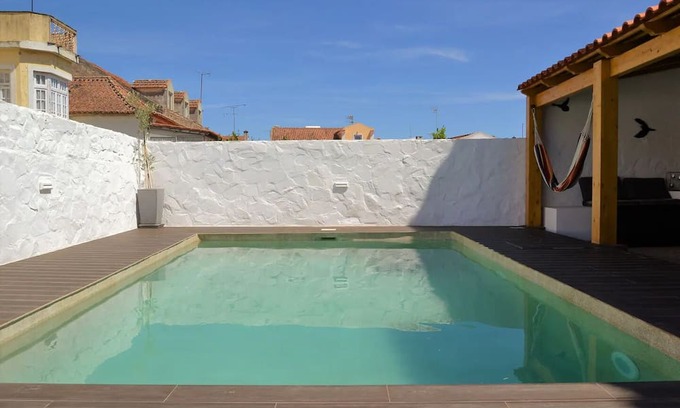 Cercal Apartment | Apartment with pool in town center