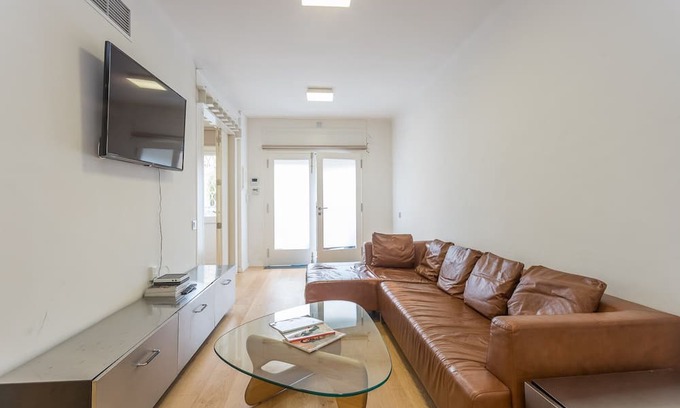 El Putget i Farro Apartment | My Space Barcelona 2-bedroom apartment in an upper area for temporary rentals