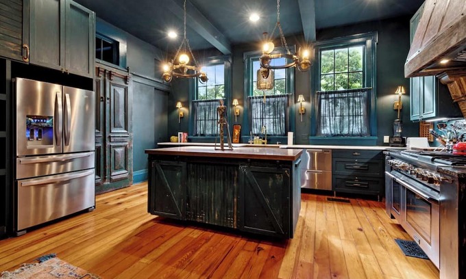 Faubourg Lafayette Villa | Striking Villa w Heated Pool & Spa 6br|4.5ba