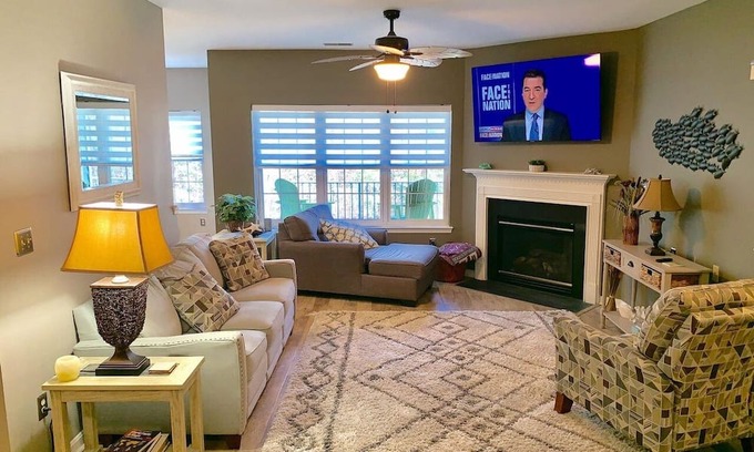 Essex Condo | Cozy, clean, peaceful and modern condo in safe area. Come lay back & Relax!