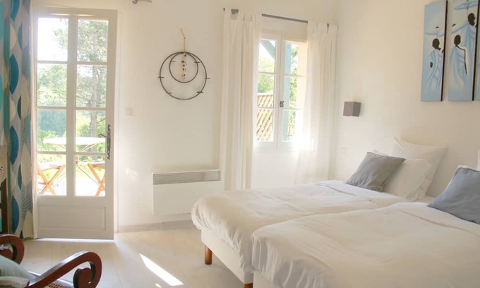 Eauze House | Gîte Papyrus 2 Pers - Piscine, Confort & Nature - Au Petit Bernerot