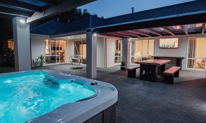 Halswell House | Hidden Gem of Christchurch (18mins from the Airport)