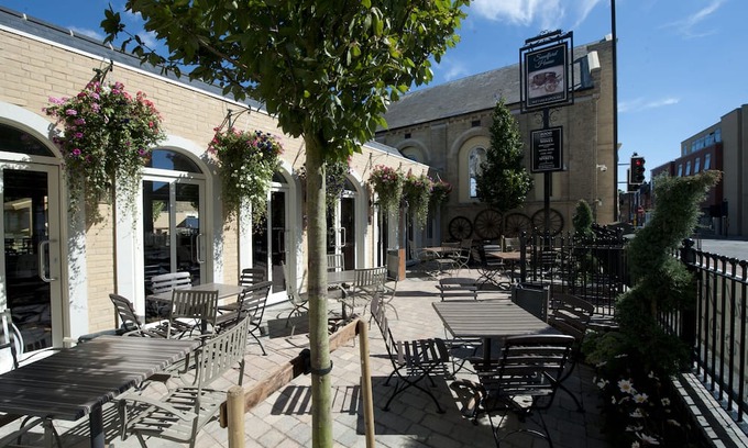 Huntingdon Hotel | Sandford House Hotel by Wetherspoon