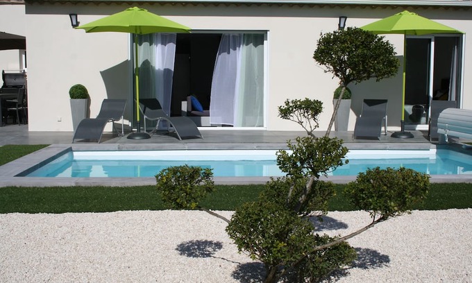 Saint-Marcel-de-Careiret House | Mapokia air-conditioned villa with private heated pool near Uzès.