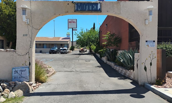 Searchlight Hotel | BV MOTEL