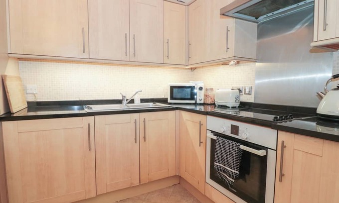 Bristol City Centre Cottage | 2 OLD CITY CHAMBERS, pet friendly in Bristol