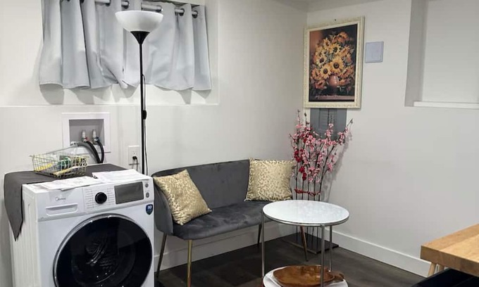 Sunset House | Private bath/bedroom/living room suite. 13 mins walking distance from Skytrain