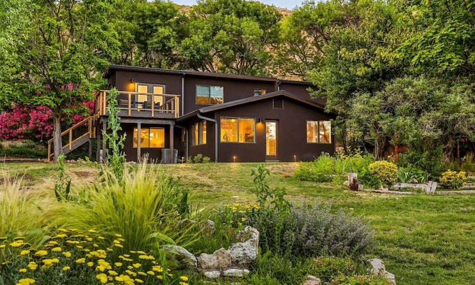 Cornville House | The Spring House Pool & Spa + Oak Creek Access
