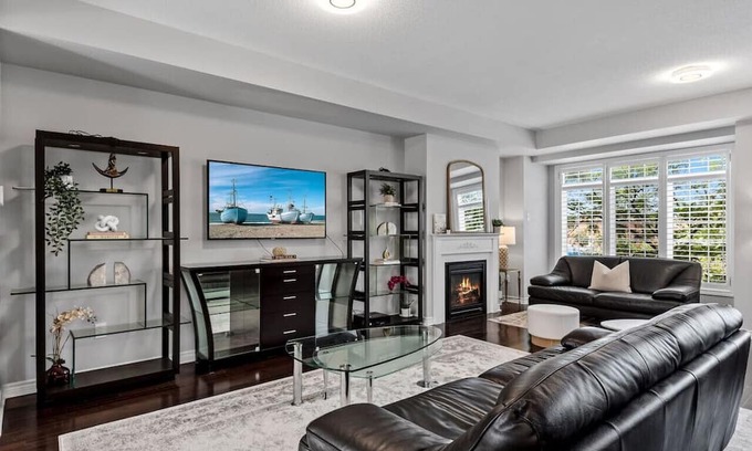 Vaughan House | 4 Bed Family Home-Wonderland/Vaughan Mills/York U