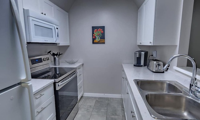 Hope Condo | Affordable Stay