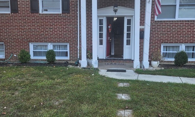 Lindenwold House | Charming bedroom with WiFi and AC in Somerdale next to transportation to Philly