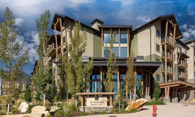 Park City Condo | Cozy 2-bedroom condo with WiFi, AC in fabulous Park City