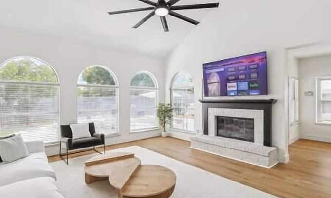 DeSoto Apartment | Palacio · Blissful Bonding Healthy Palace