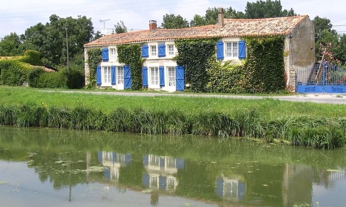 Oulmes Other | Traditional Farmhouse sleeps 12/14, central heating, open fireplace