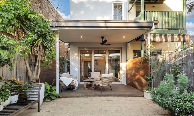 Redfern Apartment | Prime Location Retreat with Private Garage Parking