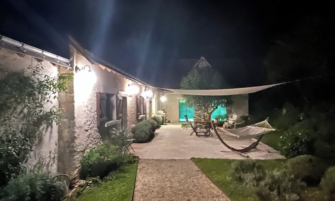 Saint-Ouen-les-Vignes House | Longère à la Campagne Avec Piscine Intérieure, Idéale Famille . Animaux Acceptés