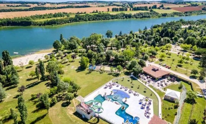 Thoux House | Camping 3 étoiles - eecgeb