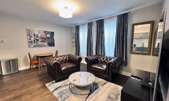 Olde Towne East Apartment | Cozy 1 Bedroom Apartment Located in Historic Olde Towne East